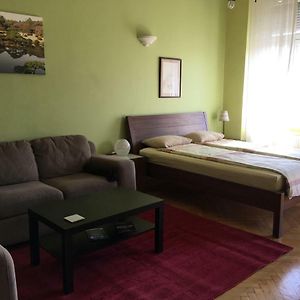 Studio met een King Size Bed